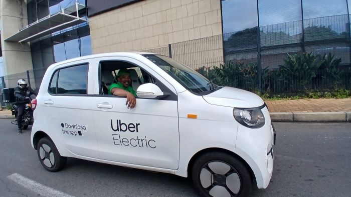 トヨタも進出したアフリカ電気自動車市場、EV普及を左右する構造要因